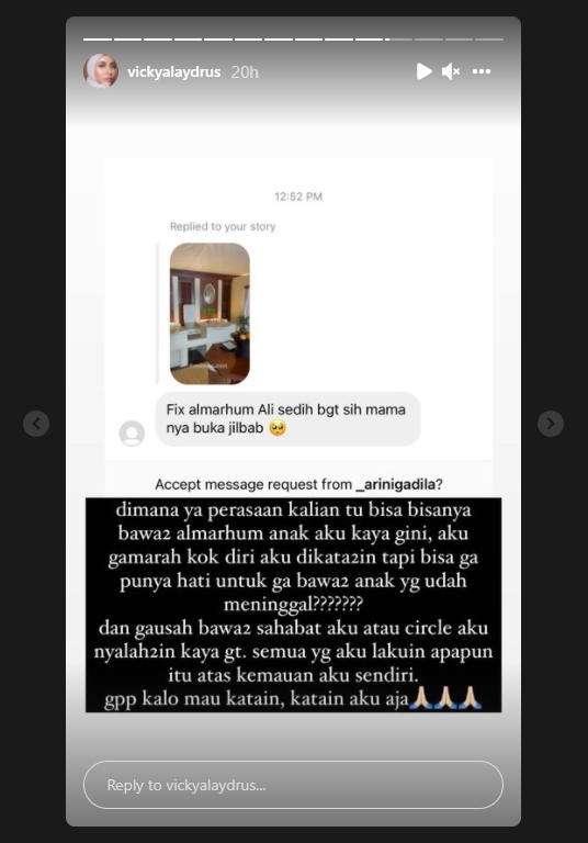 Dicibir Usai Kepergok Lepas Hijab, Selebgram Vicky Alaydrus Tegaskan Hal Ini