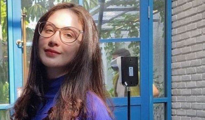 Foto: Arumi Bachsin Dihadiahi Lagu Romantis Pria Ini