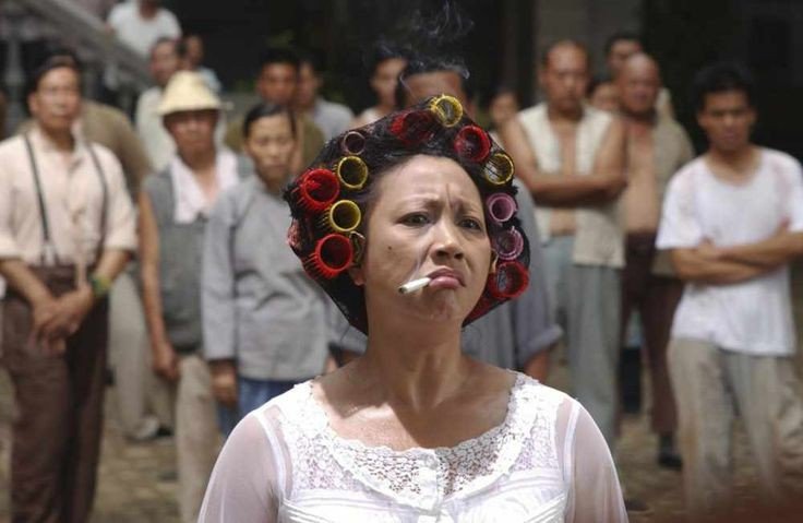 Sarah Sechan Tampil Seram dengan Taring Rayakan Halloween, Malah Mirip Karakter \'Kung Fu Hustle\'