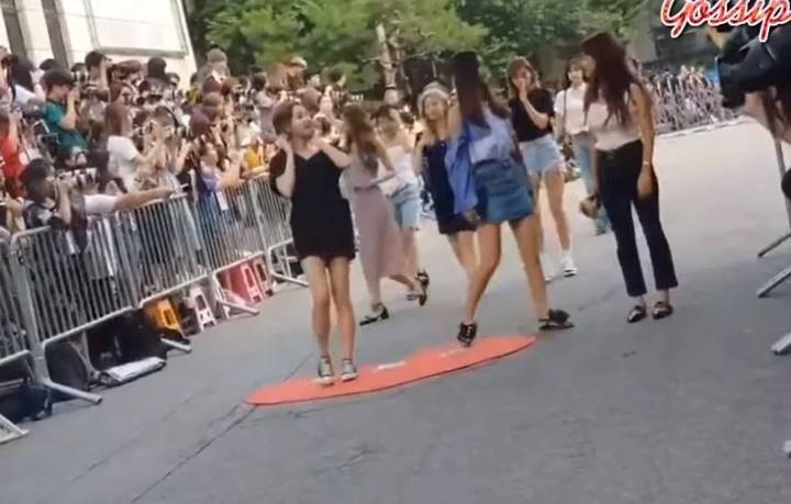 TWICE di \'Music Bank\'