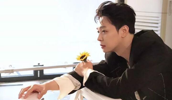 Foto: Pengadilan Distrik Seoul Putuskan Yoochun Dilarang Tampil di TV dan Beraktivitas Sebagai Artis
