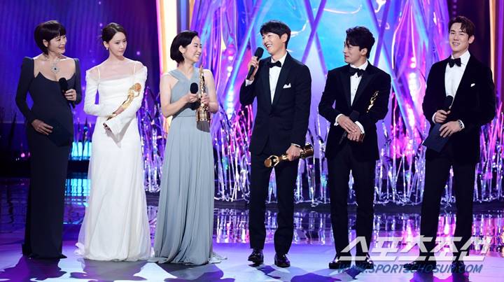 Pemenang popularity awards di Blue Dragon Awards
