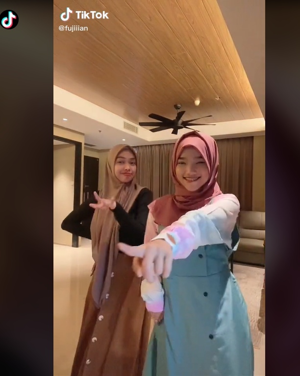 Penampilan Fuji Pakai Hijab Sukses Jadi Sorotan, Disebut Cantik Banget!