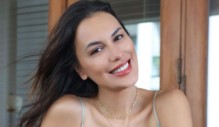 Foto:  Syukuri Tahun 2021, Agama Sophia Latjuba Kini Terungkap