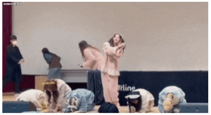 EVERGLOW memberikan ucapan selamat tahun baru kepada penggemar