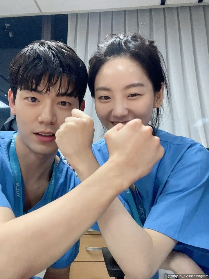 Akrab Dengan Rekan Kerja