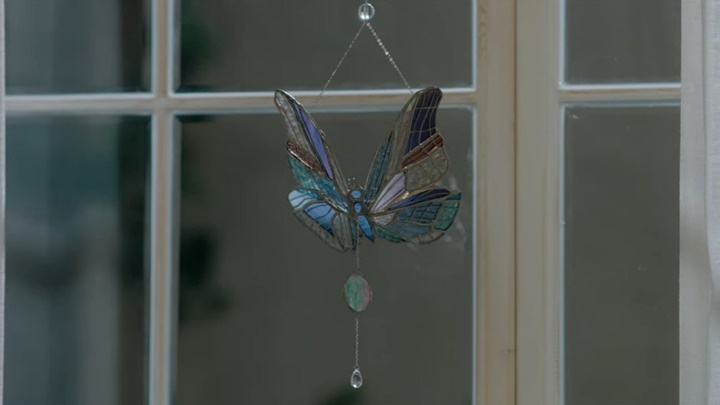 Postret suncatcher di drama \'Nevertheless\'